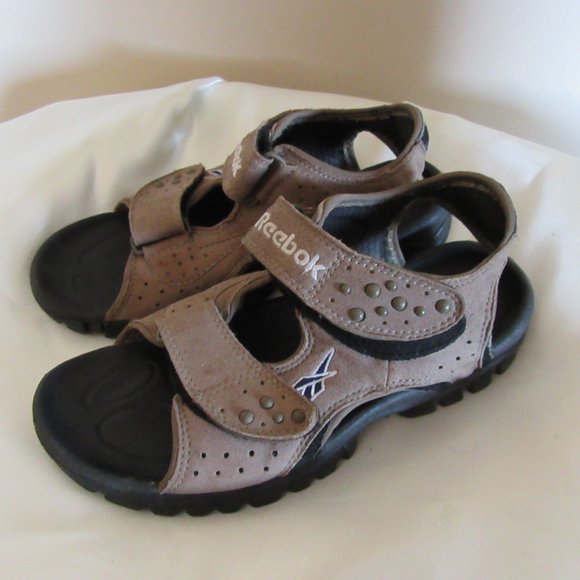 Reebok Ladies size 6 USA Firm Price - Picture 4 of 6